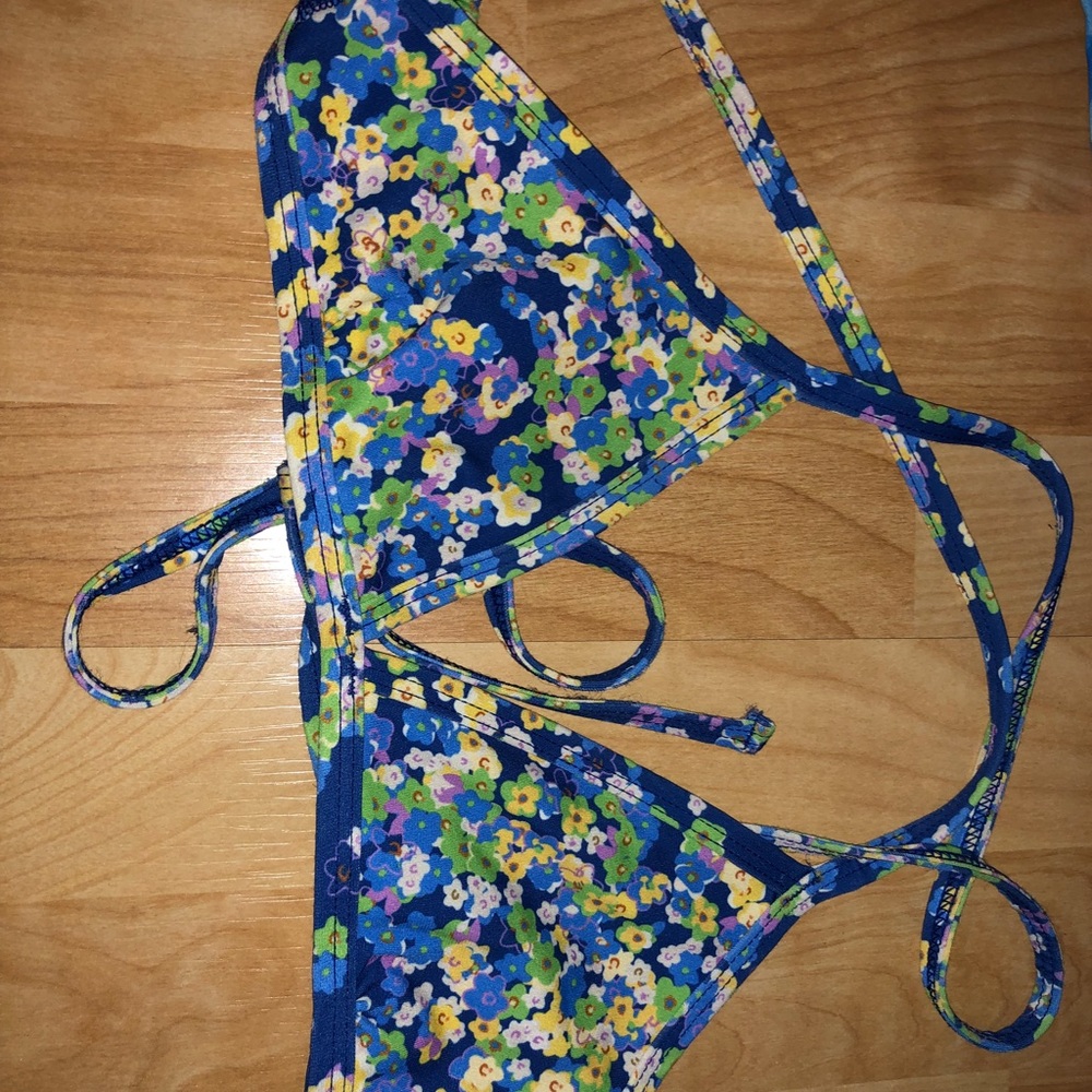 JOLYN GARDEN SIZE SMALL TRIANGLE TOP